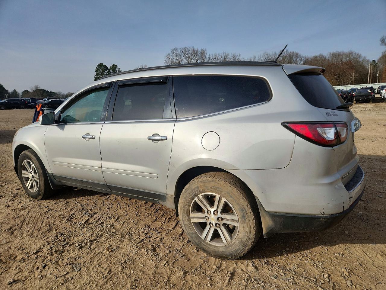 2017 Chev Traverse Lt - Image 2