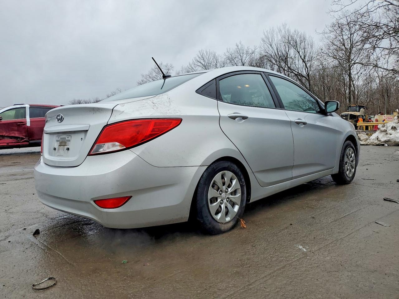 2017 Hyundai Accent Se - Фото 3
