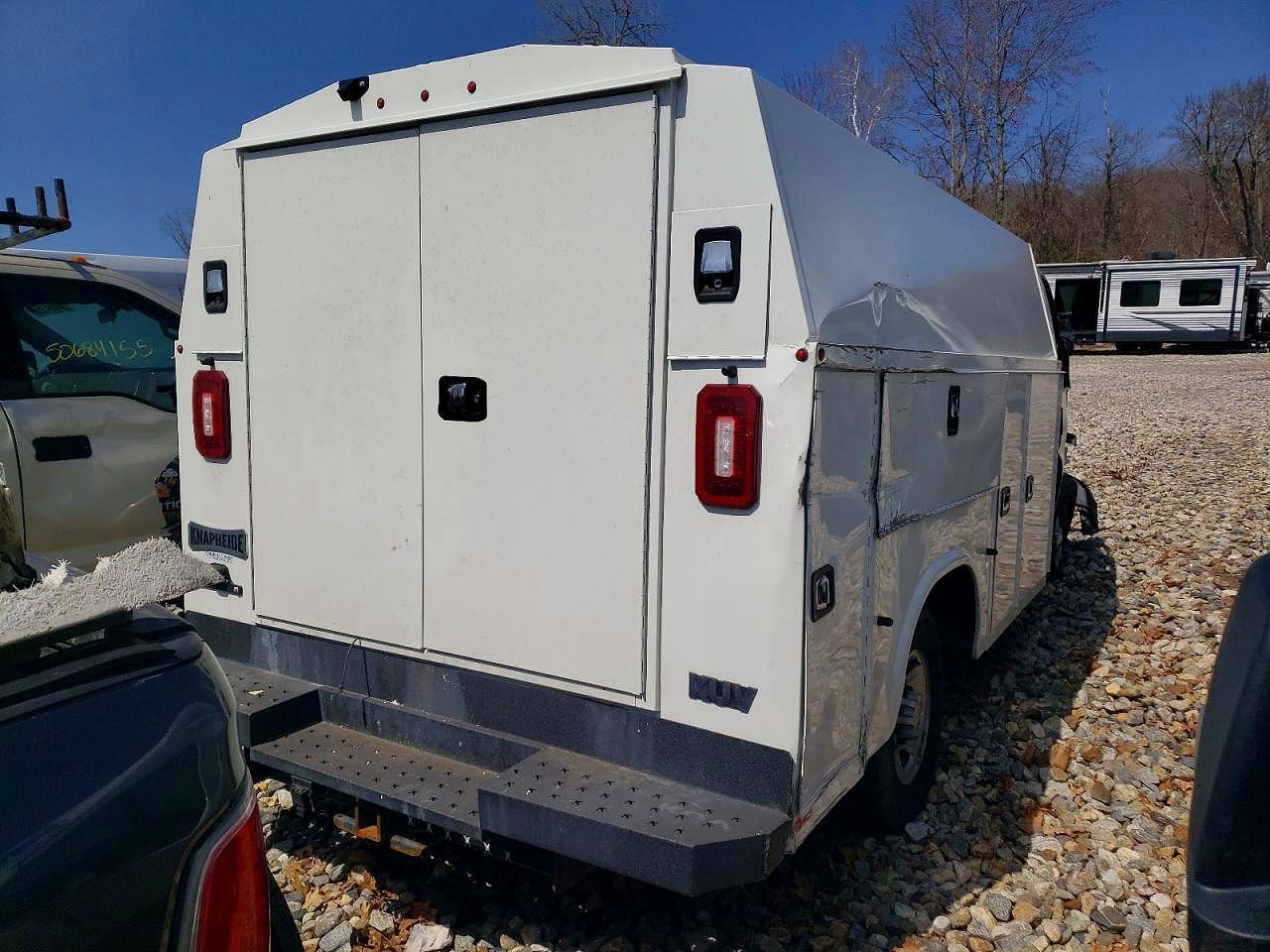 2023 Chevrolet Express G3500 - Фото 3
