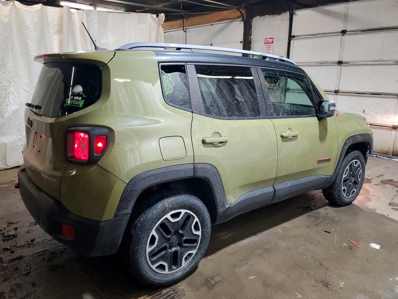 2015 Jeep Renegade Trailhawk - Фото 3