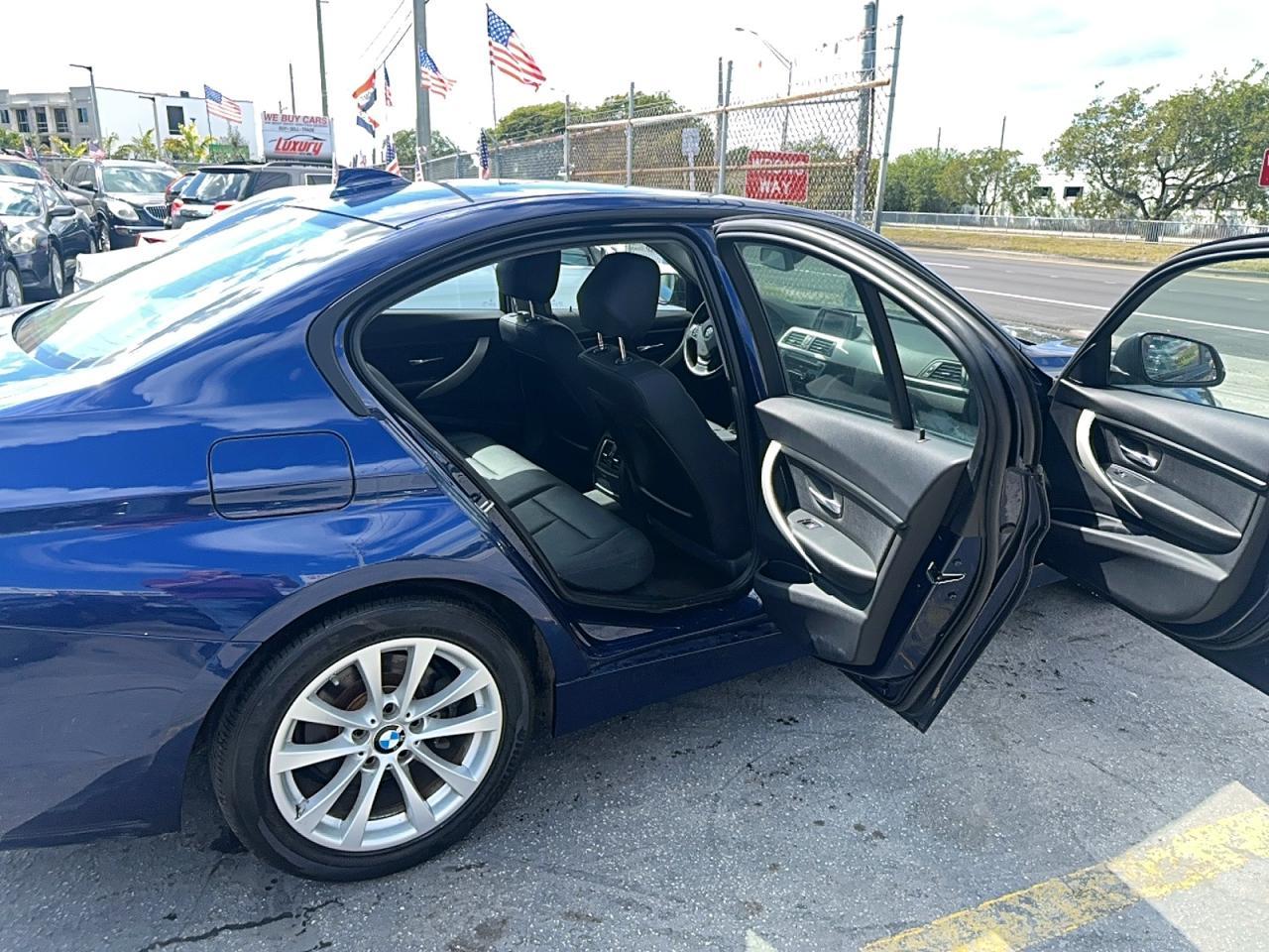 2018 BMW 320 I - Image 6