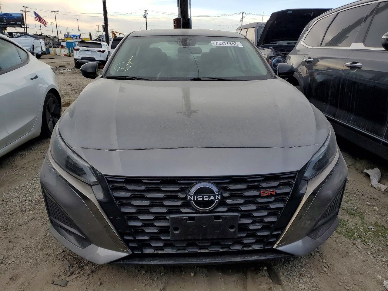 2023 Nissan Altima Sr - Image 5