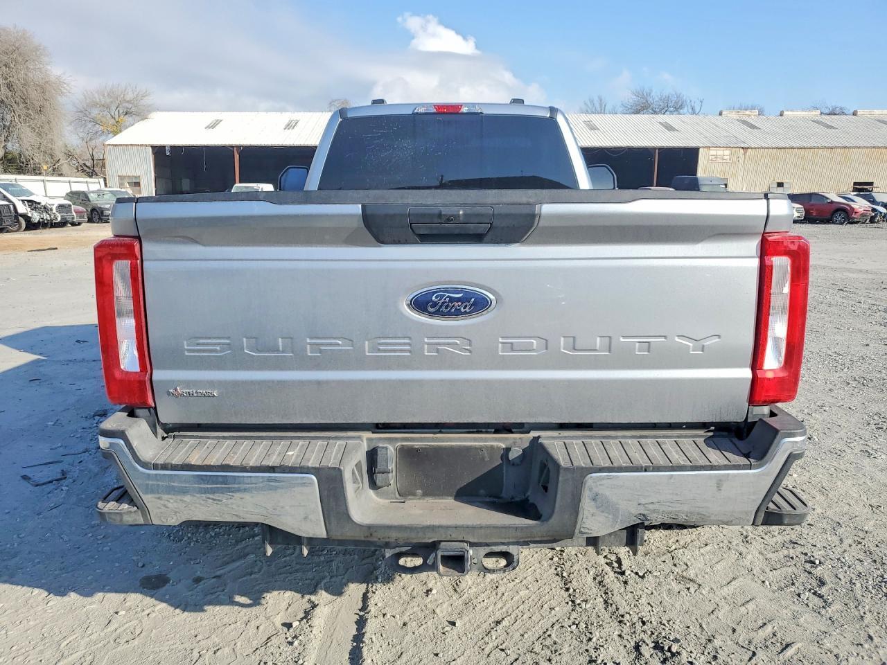 2024 Ford F350 Super Duty - Фото 6