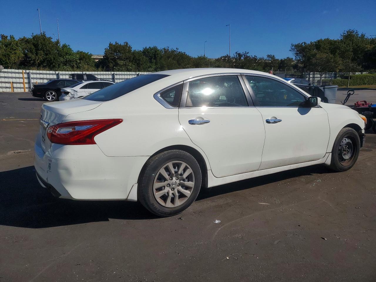 2017 Nissan Altima 2.5 S - Фото 3