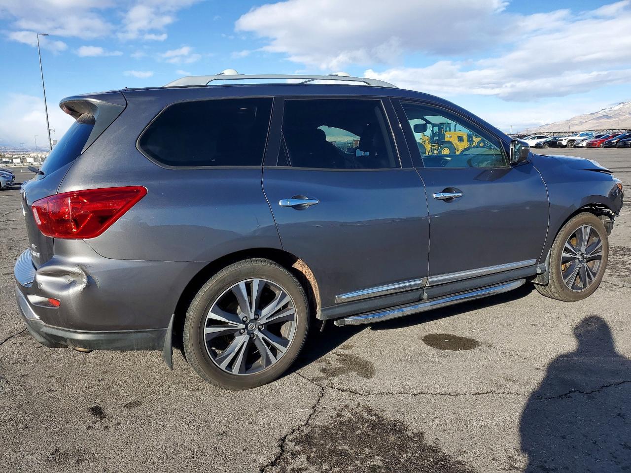 2018 Nissan Pathfinder S - Фото 3