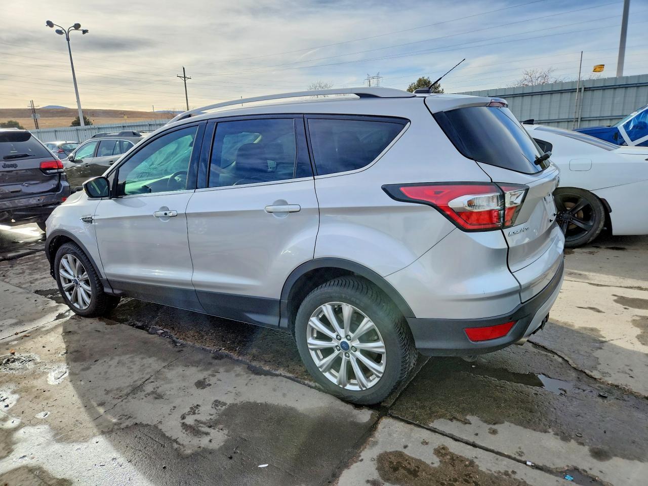 2017 Ford Escape Titanium - Фото 2