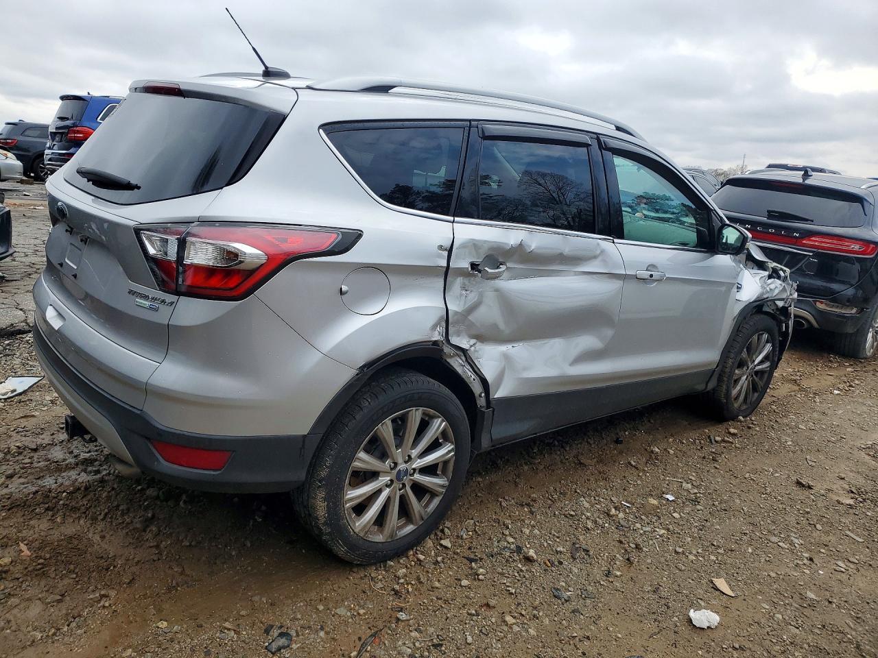 2017 Ford Escape Titanium - Фото 3