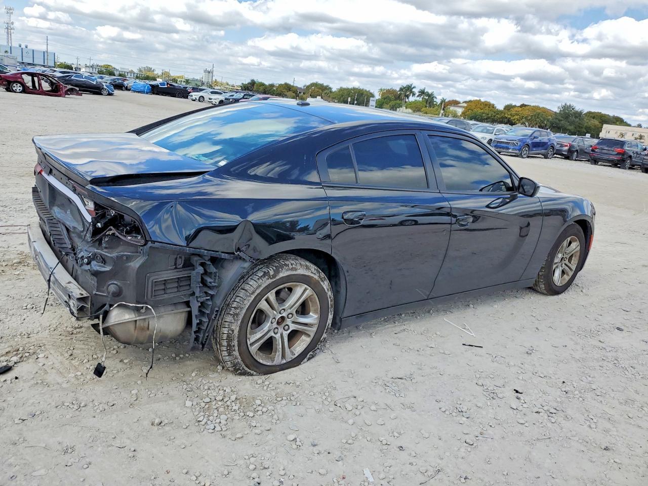 2021 Dodge Charger Sxt - Image 3