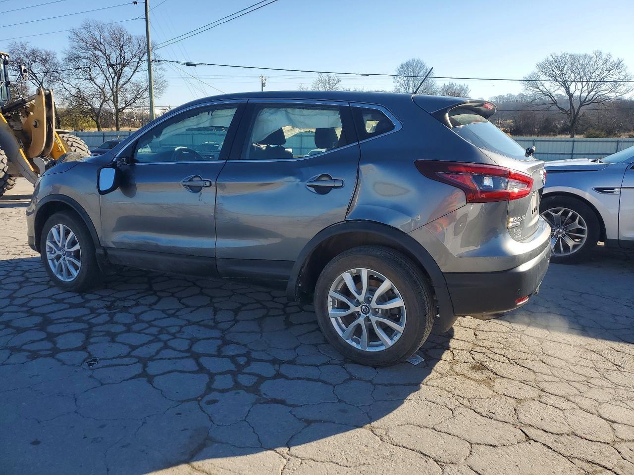 2021 Nissan Rogue Sport S - Фото 2