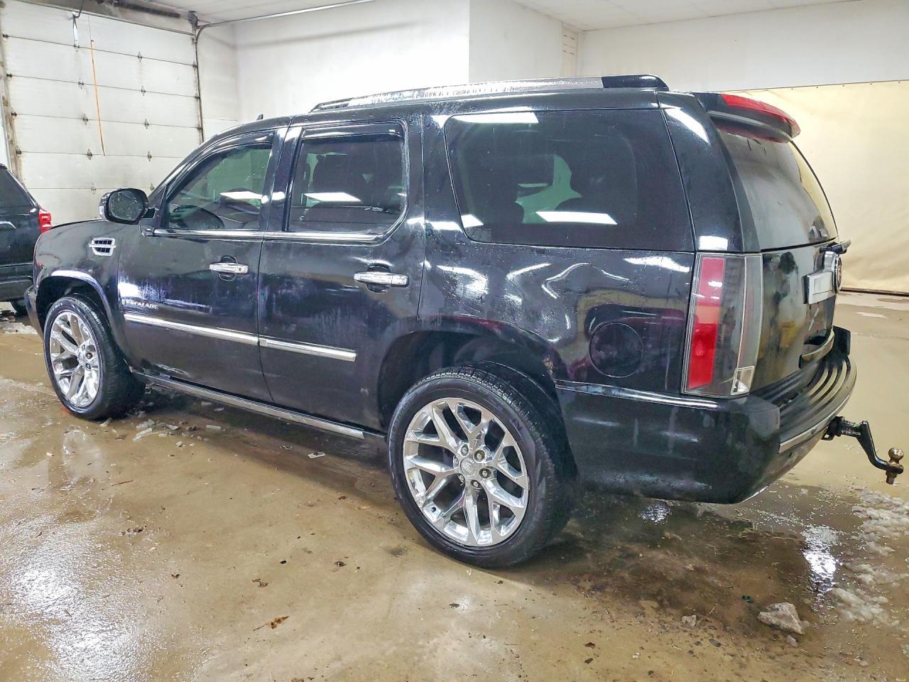 2008 Cadillac Escalade - Image 2