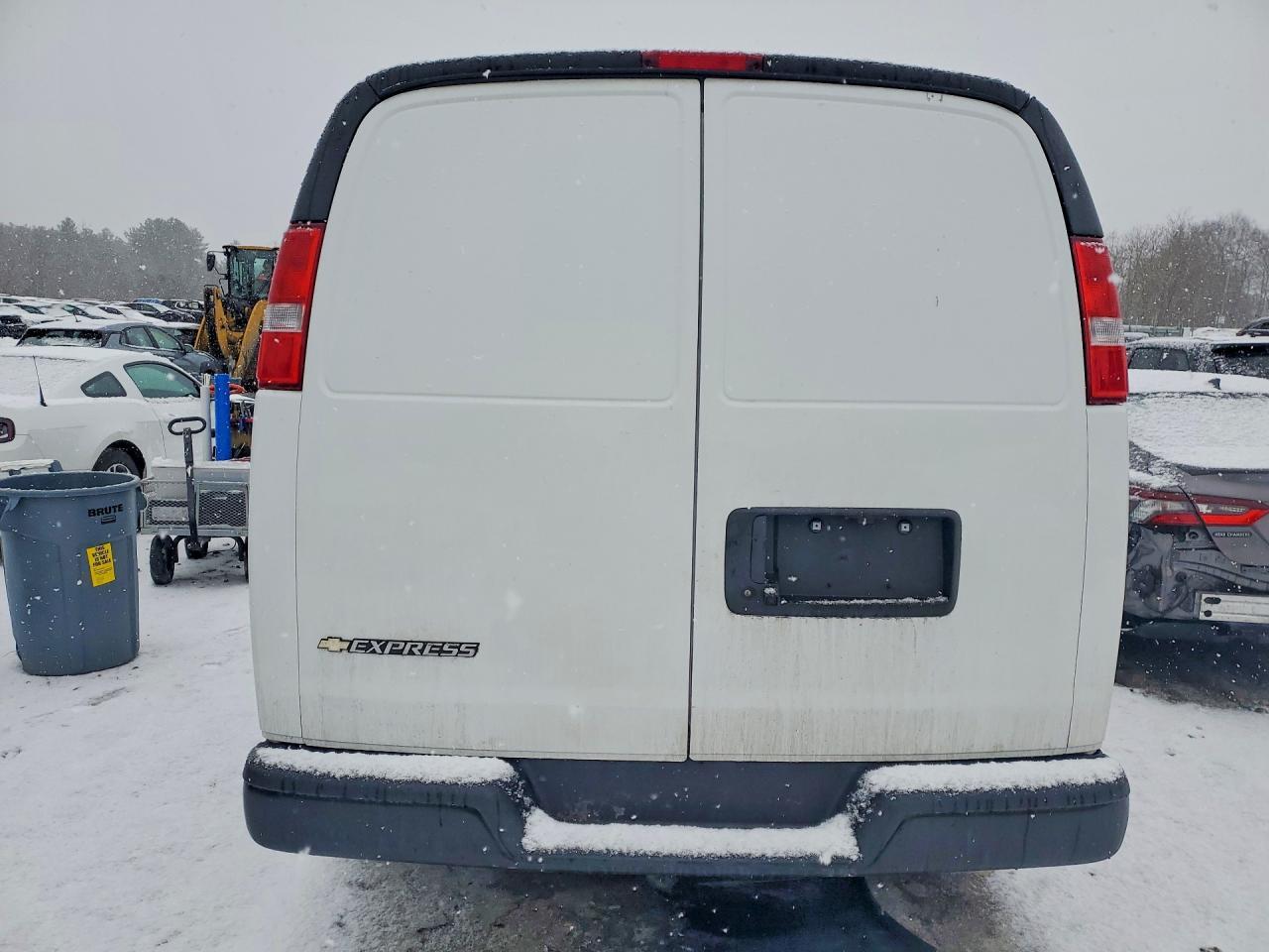 2025 Chevrolet Express G2500 - Image 6
