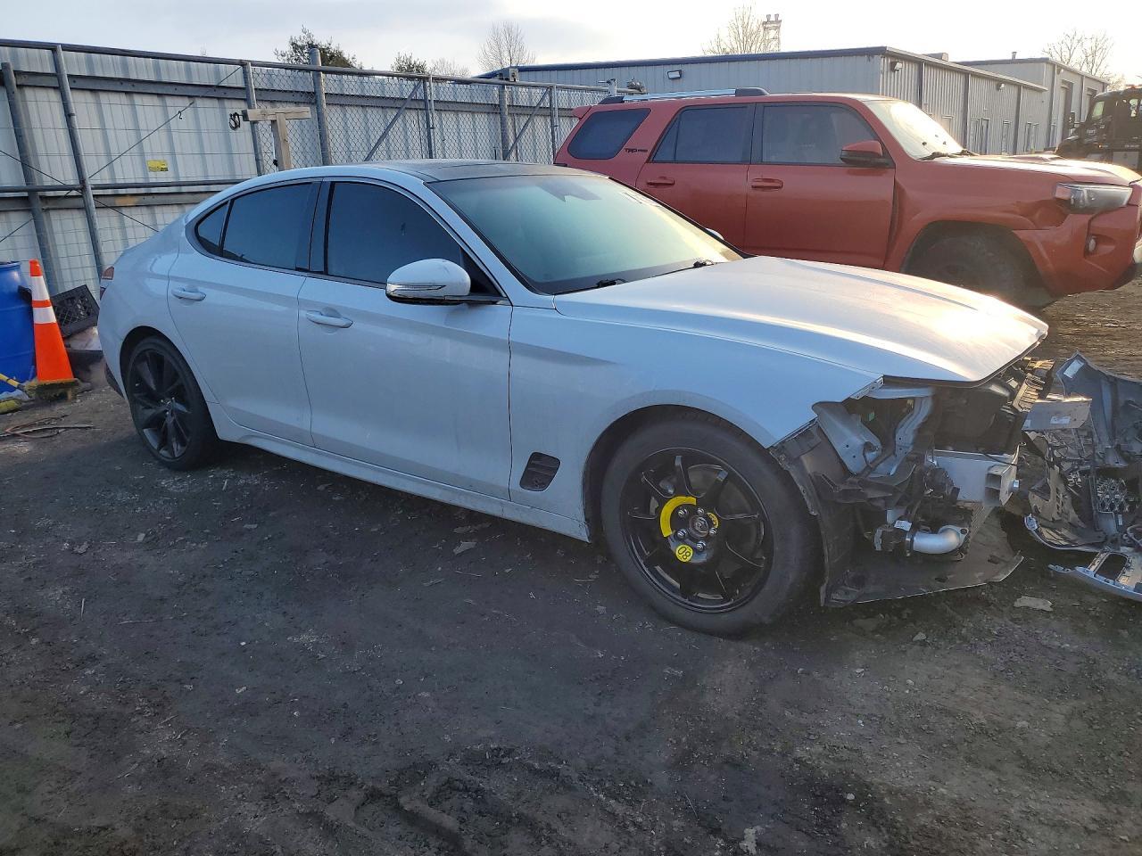 2023 Genesis G70 2.0T - Фото 4