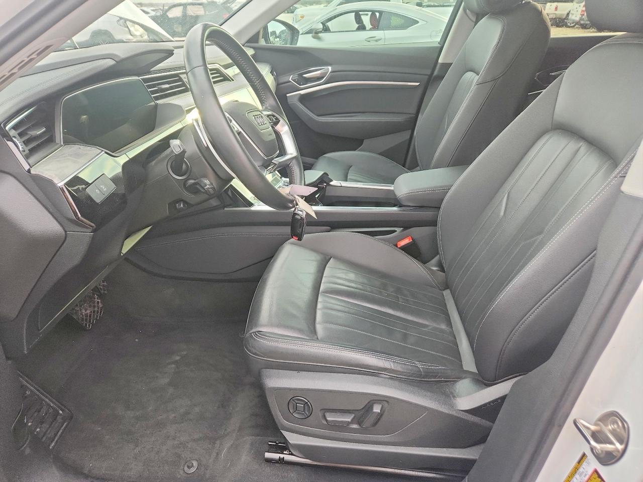 2021 Audi E-Tron Premium - Фото 7