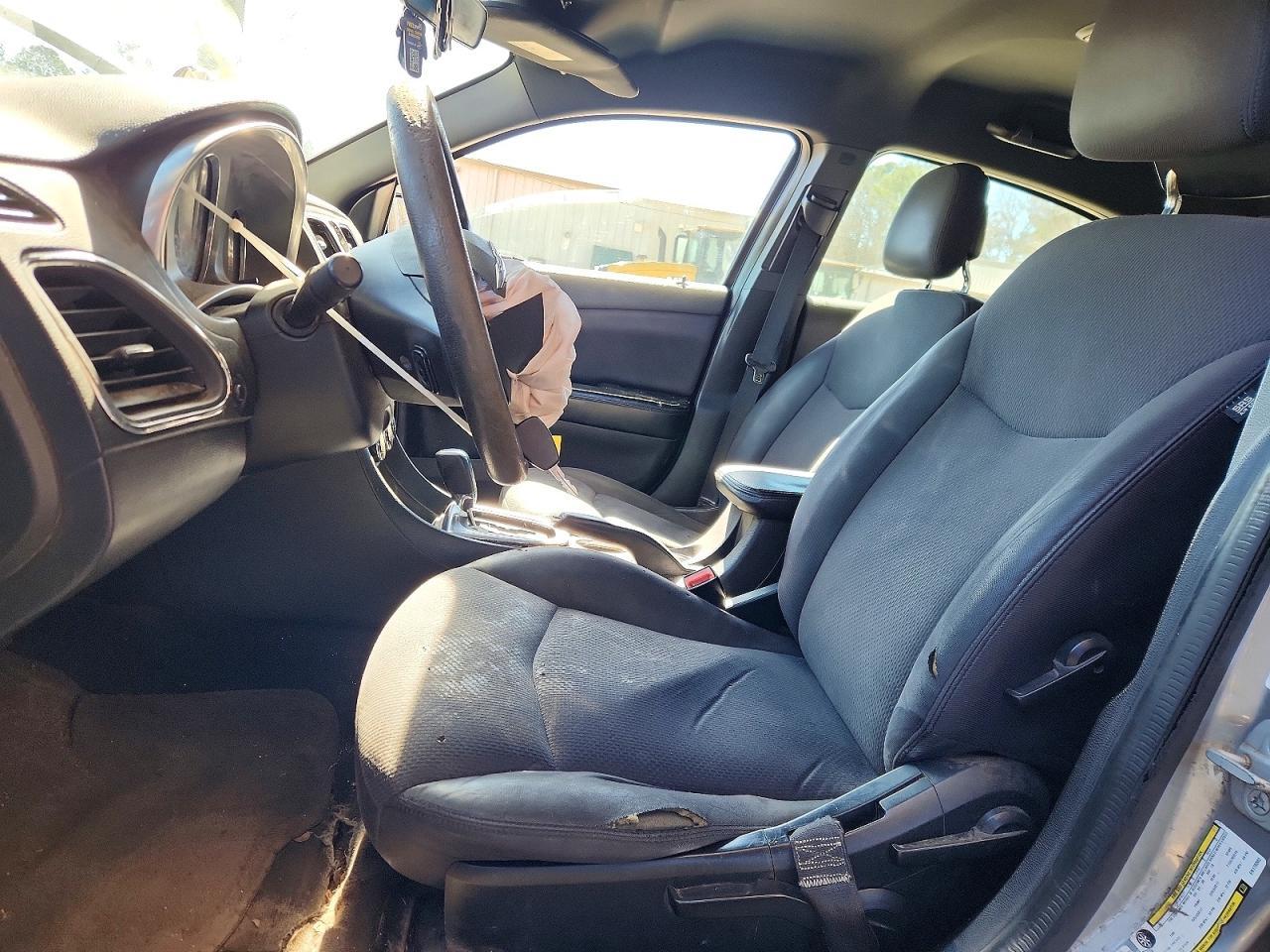 2014 Chrysler 200 - Image 7