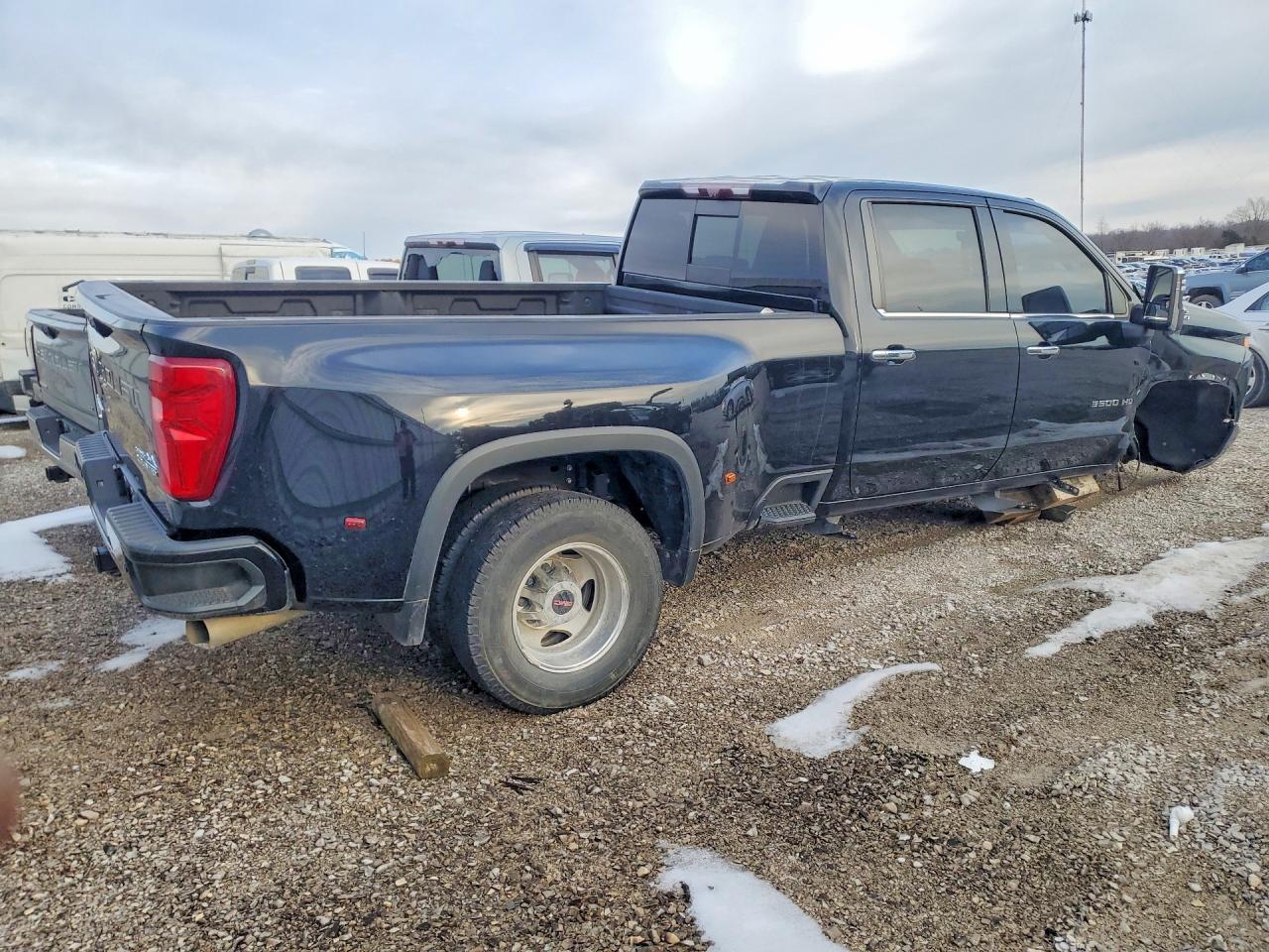 2021 Chevrolet Silverado K3500 High Country - Фото 3