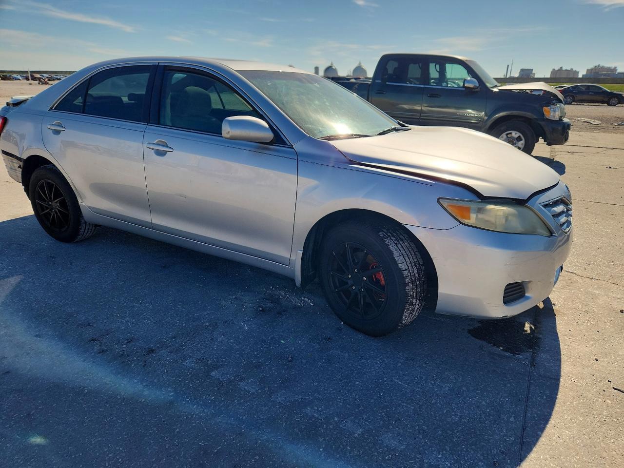 2010 Toyota Camry Le - Фото 4