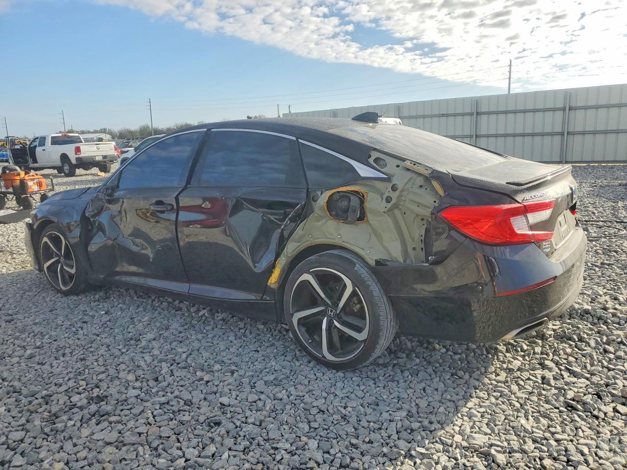 2021 Honda Accord Sport - Фото 2