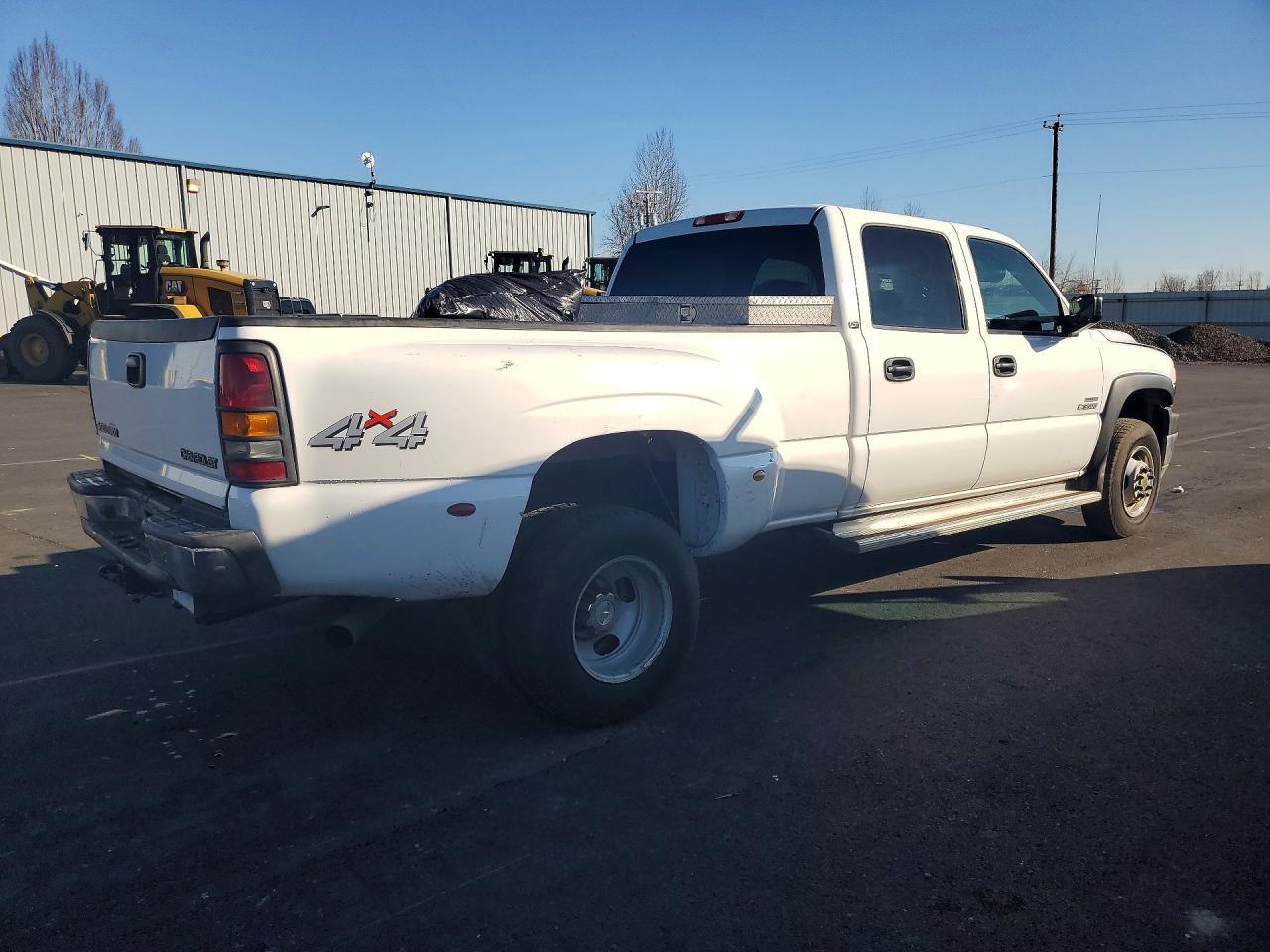 2002 Chevrolet Silverado K3500 - Image 3