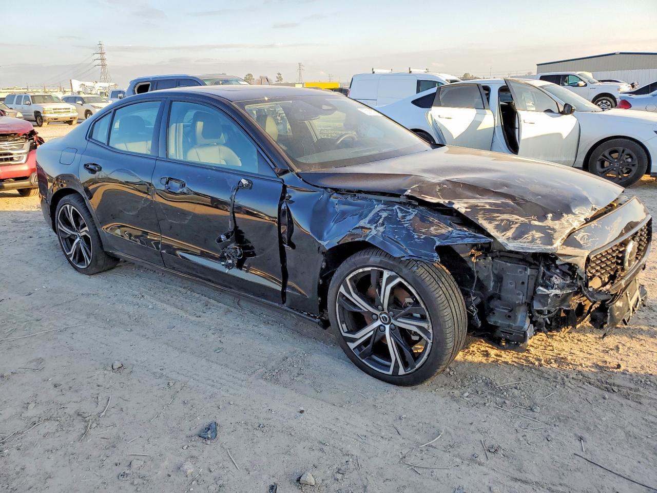 2024 Volvo S60 Core - Фото 4