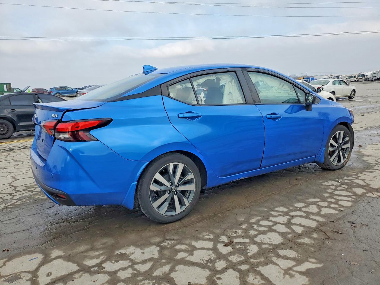 2020 Nissan Versa Sr - Image 3