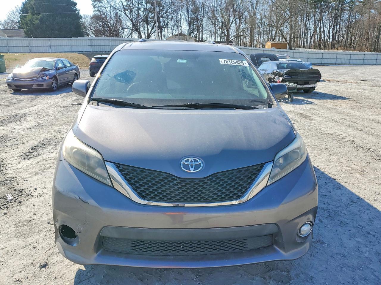 2017 Toyota Sienna Se - Image 5