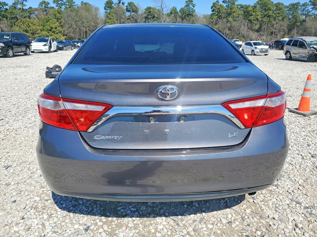 2017 Toyota Camry Le - Фото 6