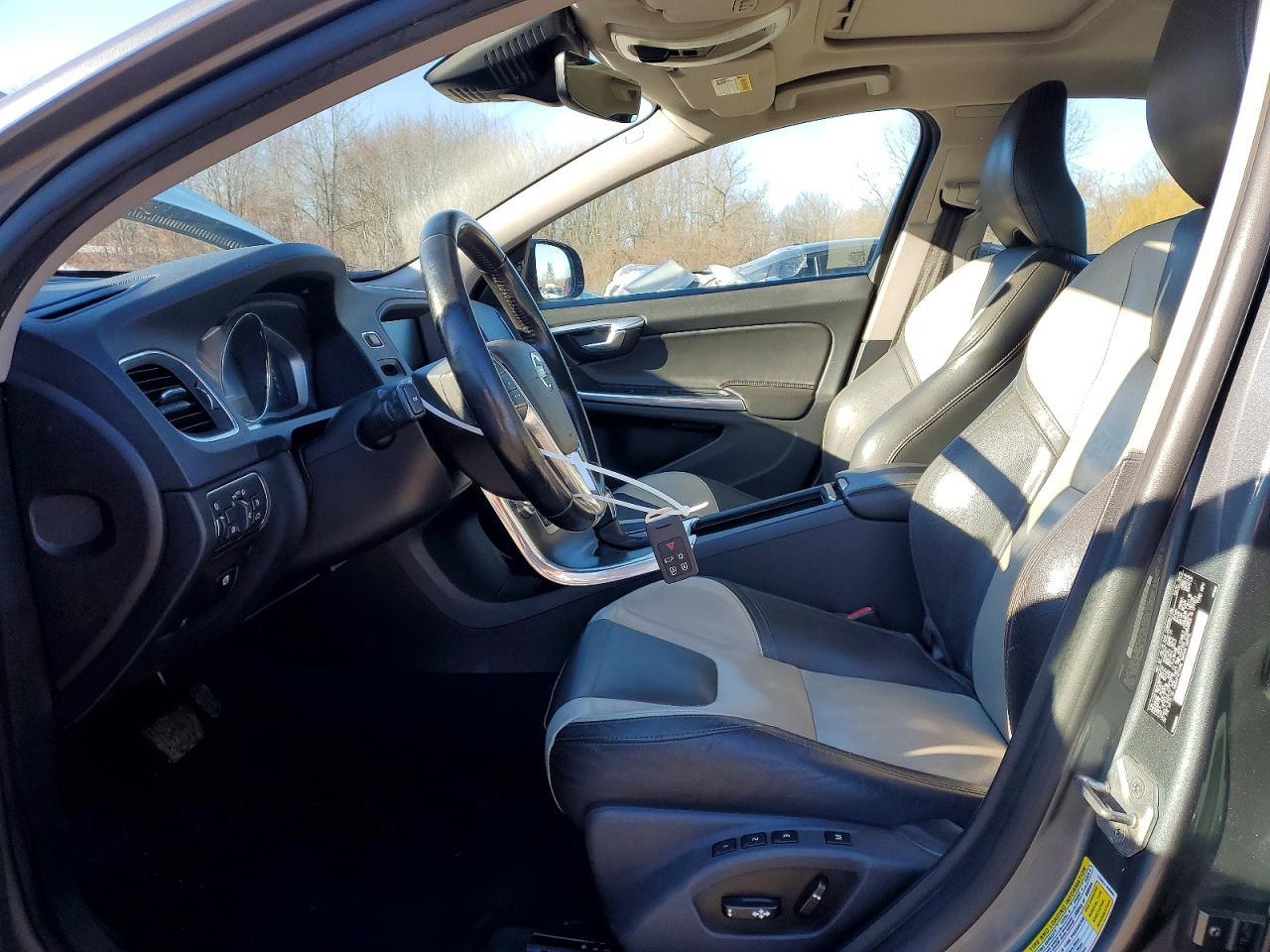 2016 Volvo S60 Cross Country T5 - Фото 7