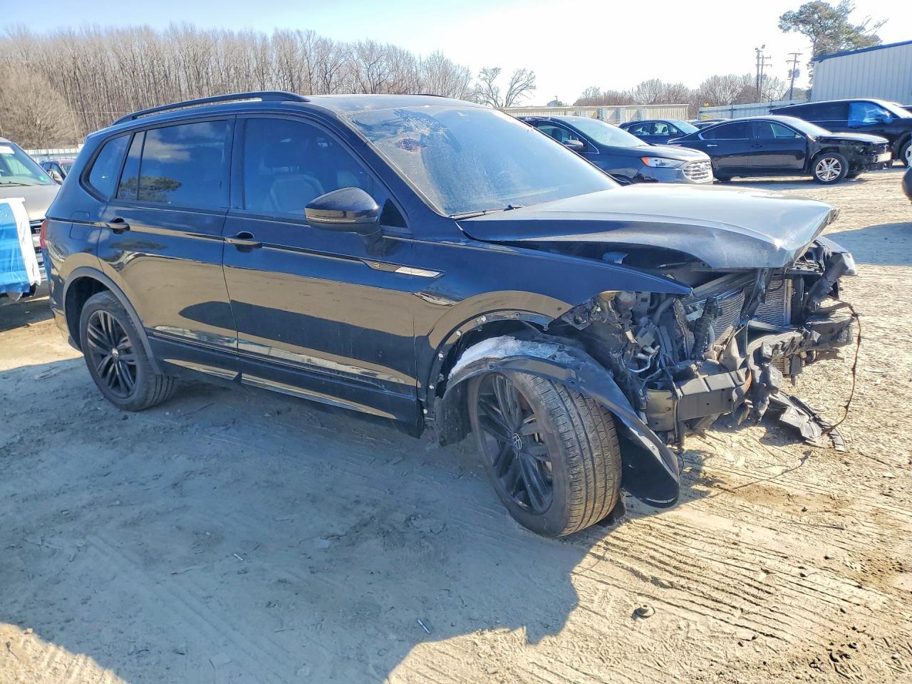 2022 Volkswagen Tiguan Se R-Line Black - Image 4
