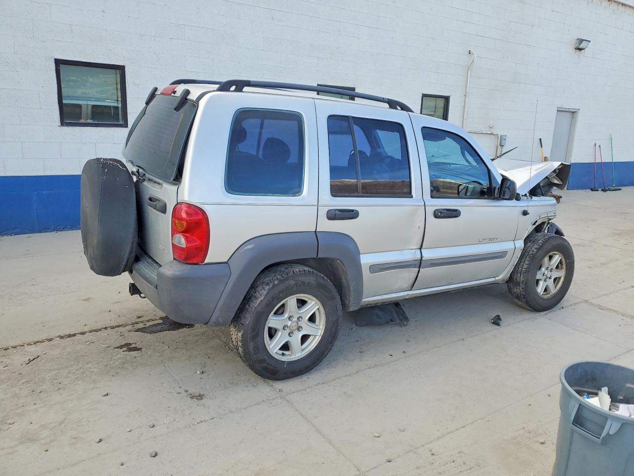 2002 Jeep Liberty Sport - Фото 3