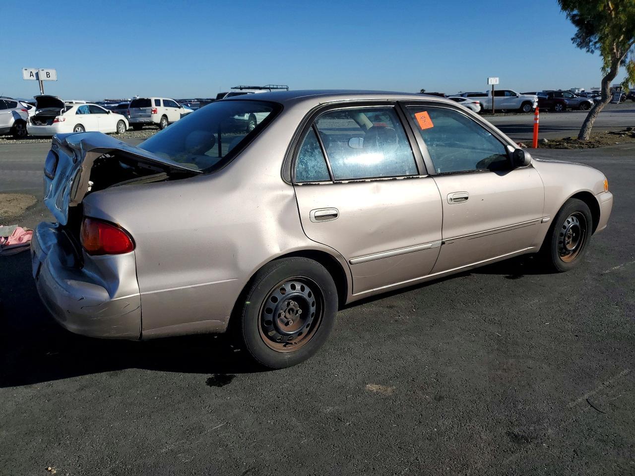 2001 Toyota Corolla Le - Image 3