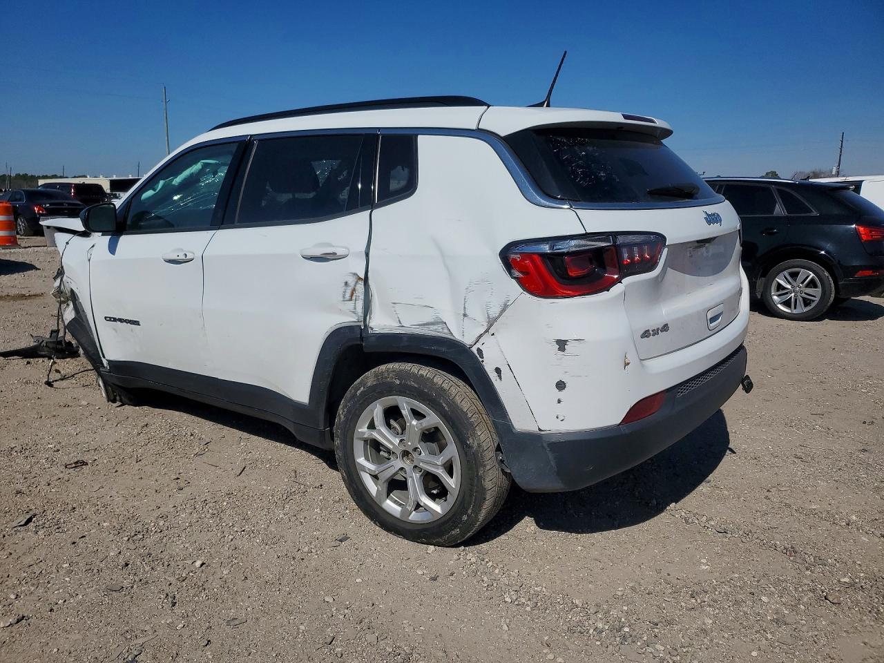 2024 Jeep Compass Latitude - Image 2