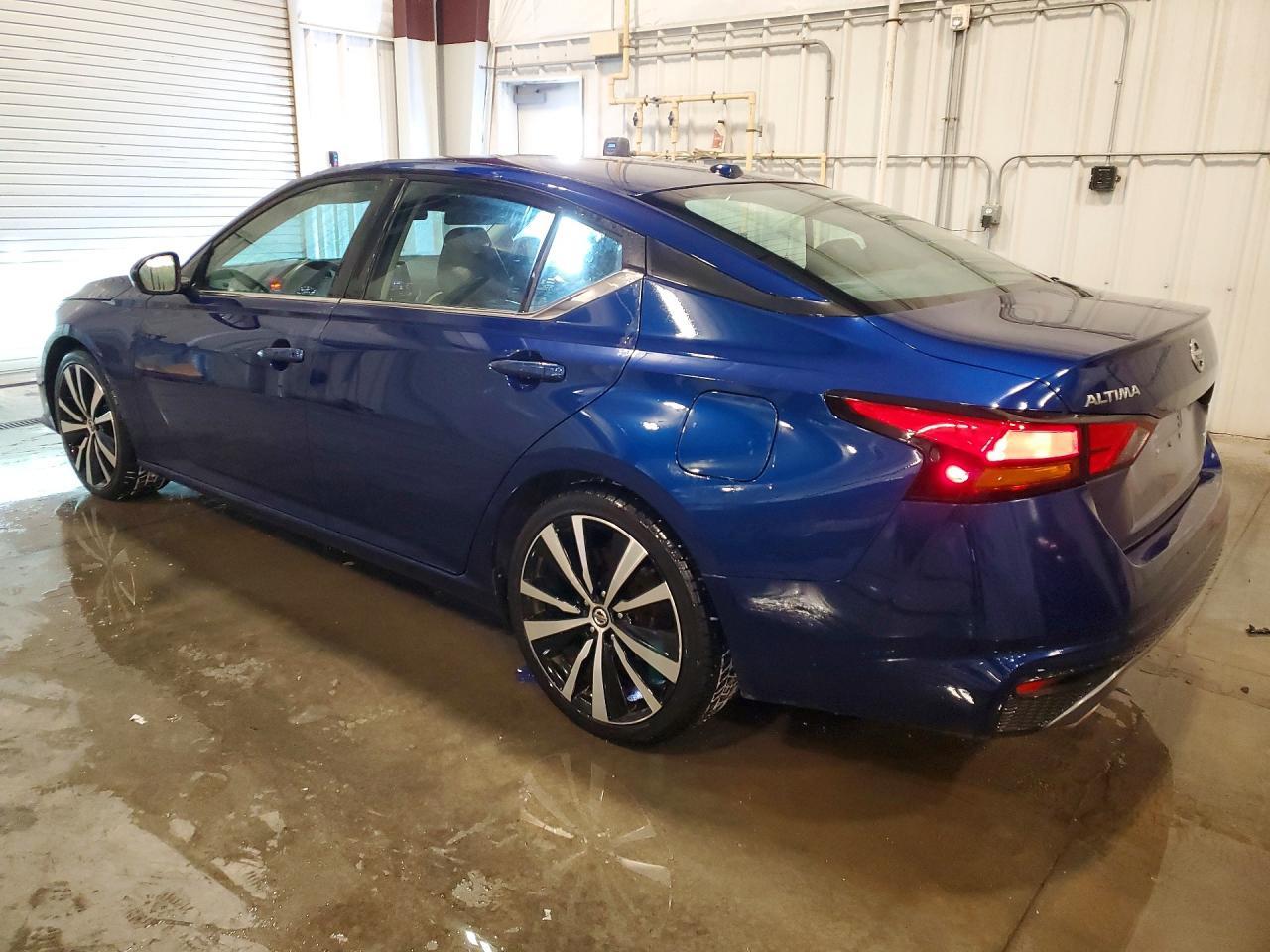 2019 Nissan Altima Sr - Фото 2