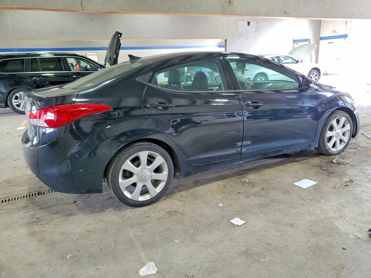 2013 Hyundai Elantra Limited - Image 3