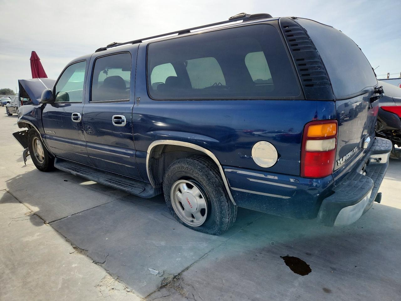 2002 GMC Yukon Xl C1500 - Image 2