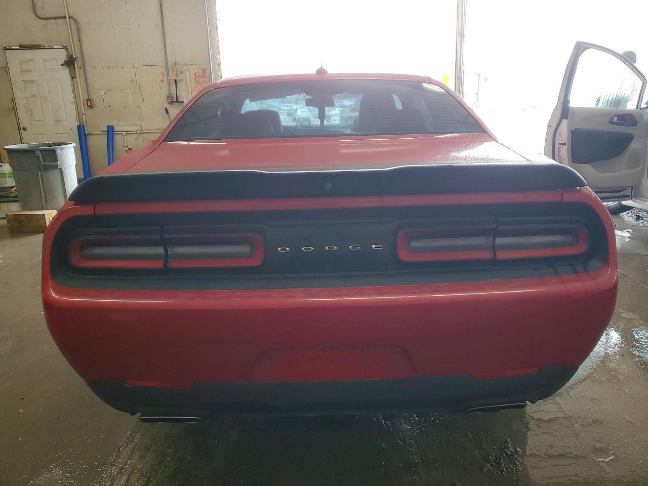 2016 Dodge Challenger R - Image 6