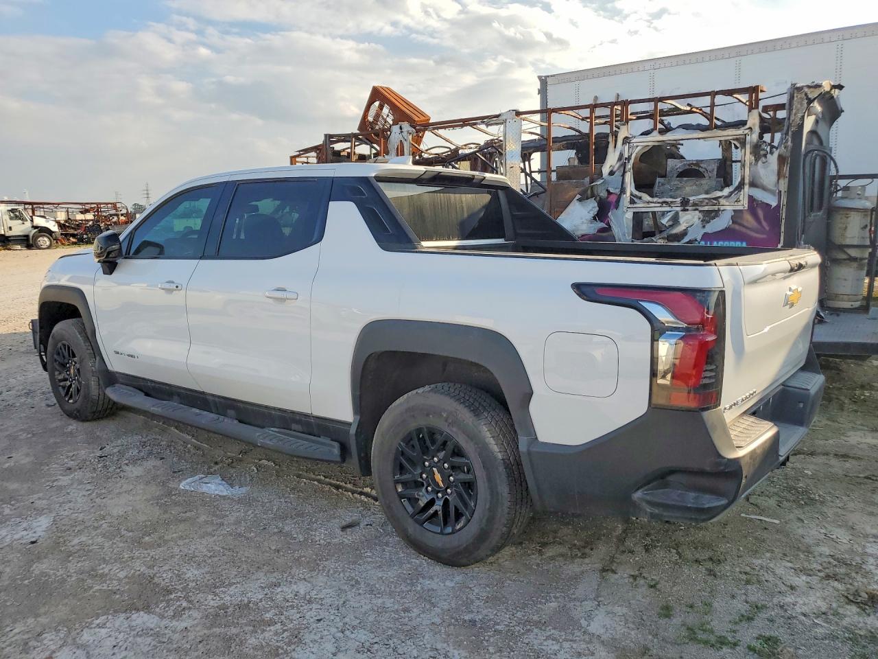 2025 Chevrolet Silverado Lt - Фото 2