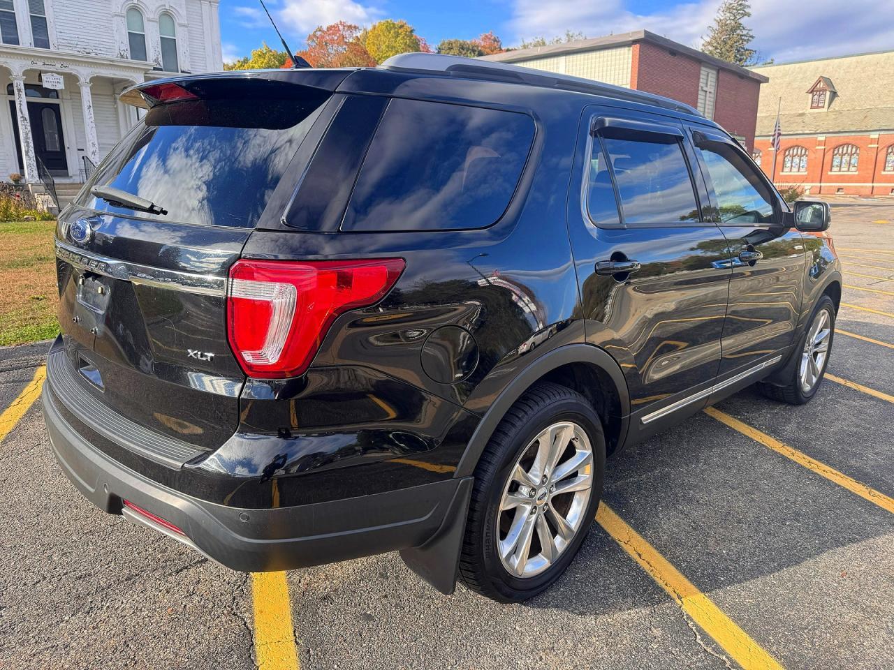 2019 Ford Explorer Xlt - Image 3