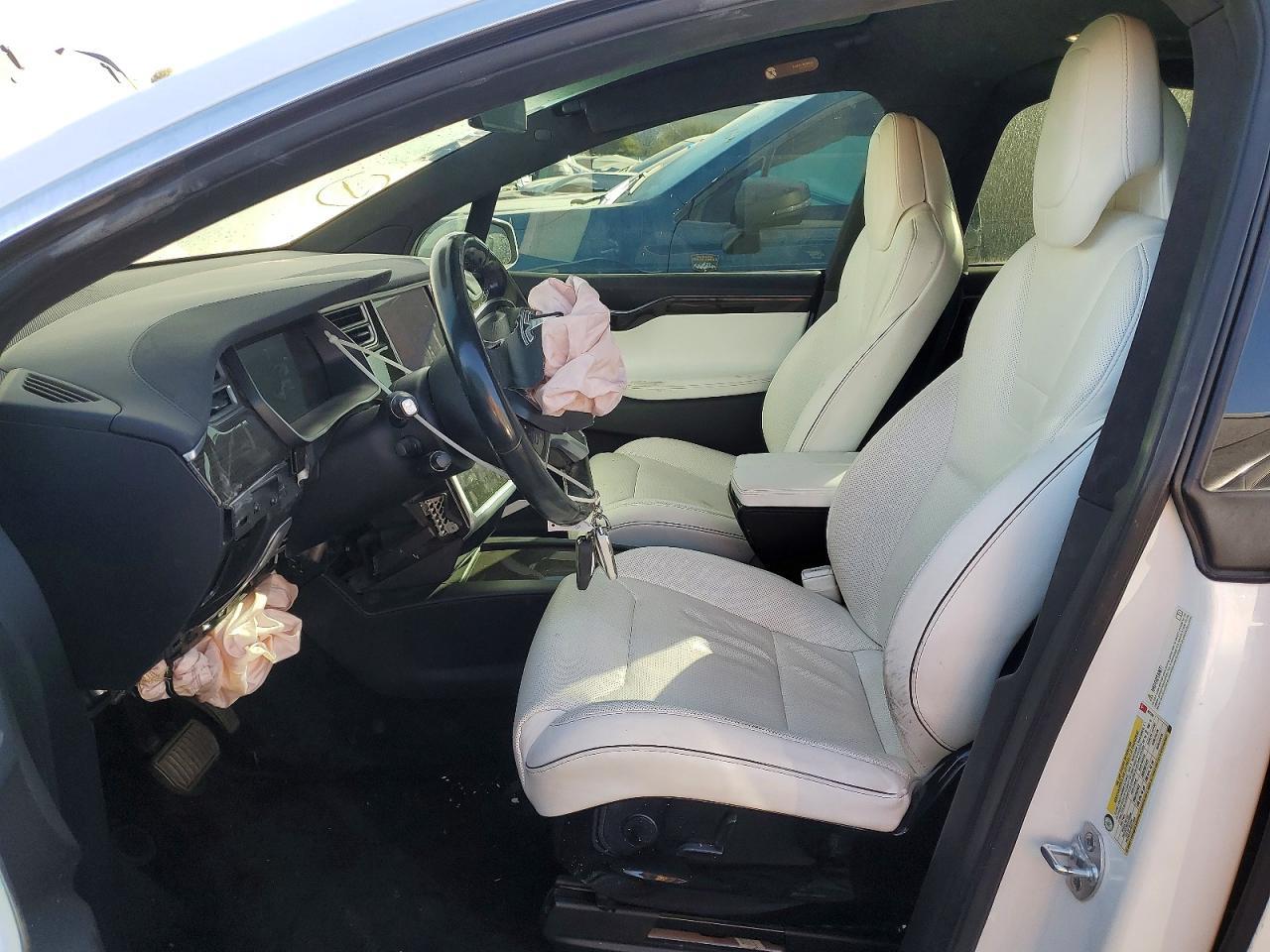 2016 Tesla Model X - Image 7