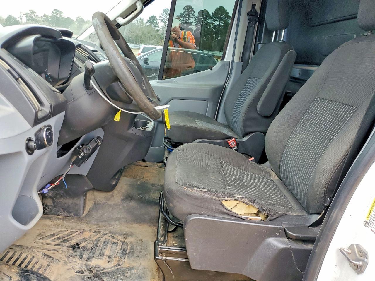 2019 Ford Transit 250 Delivery Van - Image 7