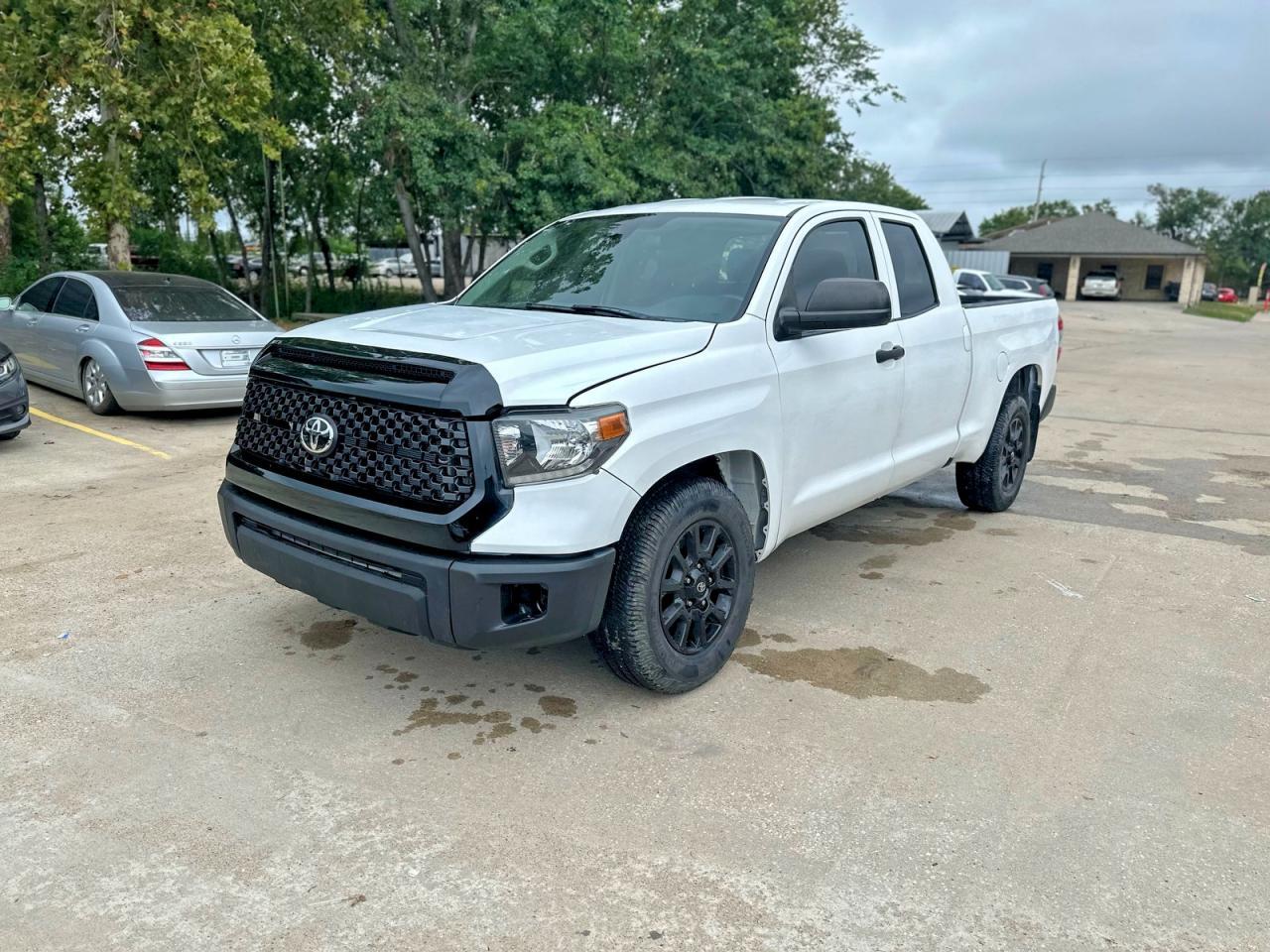 2019 Toyota Tundra Double Cab Sr - Image 2