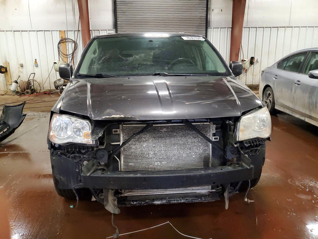 2016 Chrysler Town & Country Touring - Image 5