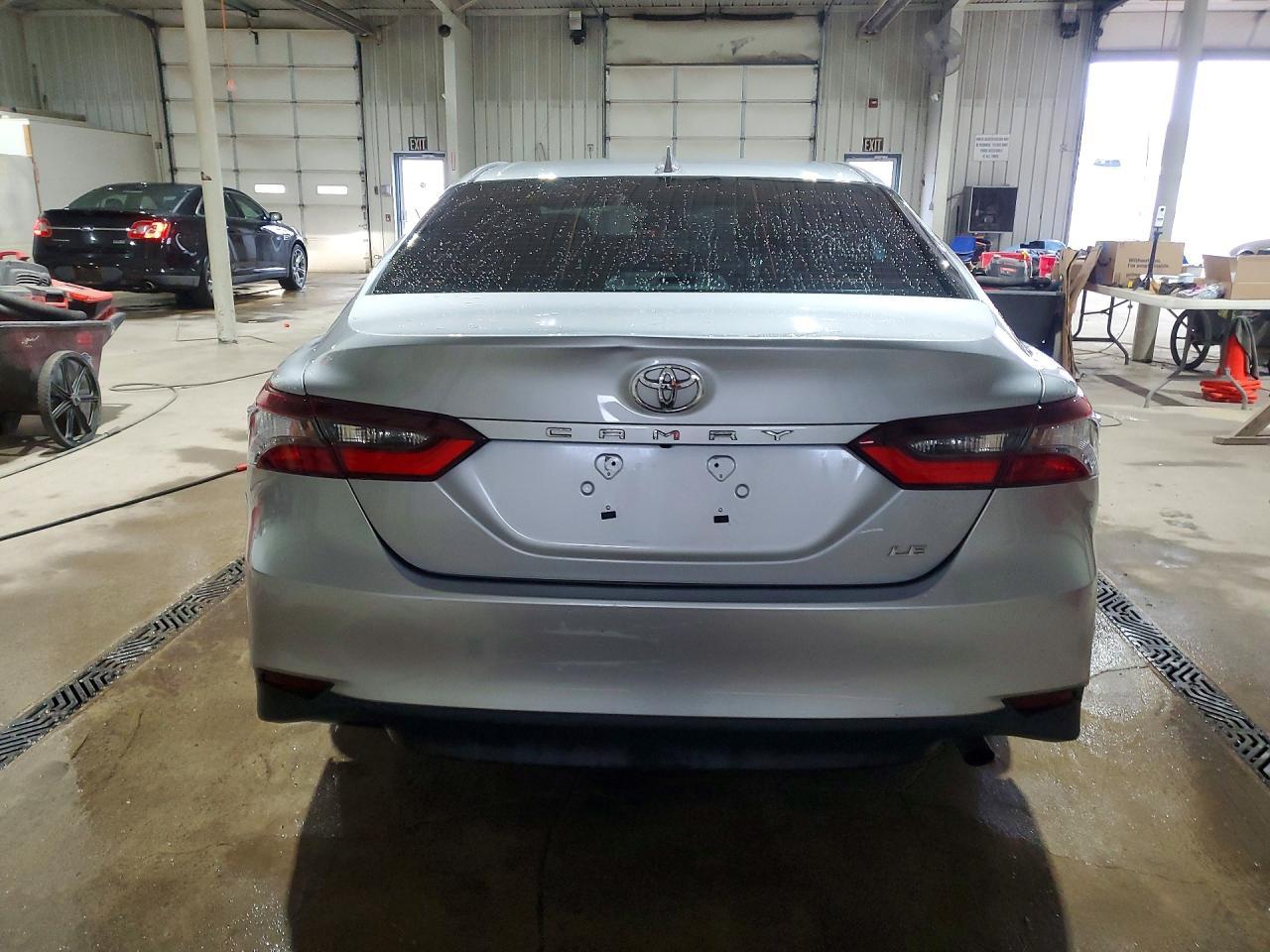 2023 Toyota Camry Le - Фото 6