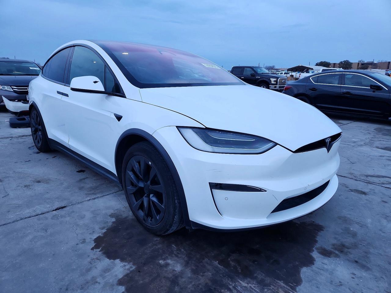 2022 Tesla Model X - Фото 4