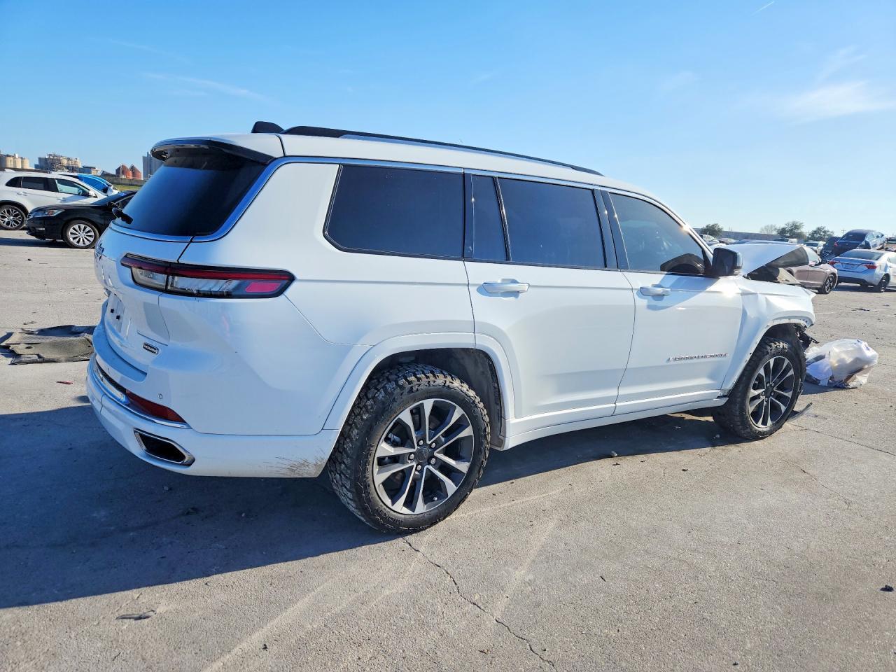 2023 Jeep Grand Cherokee L Overland - Фото 3