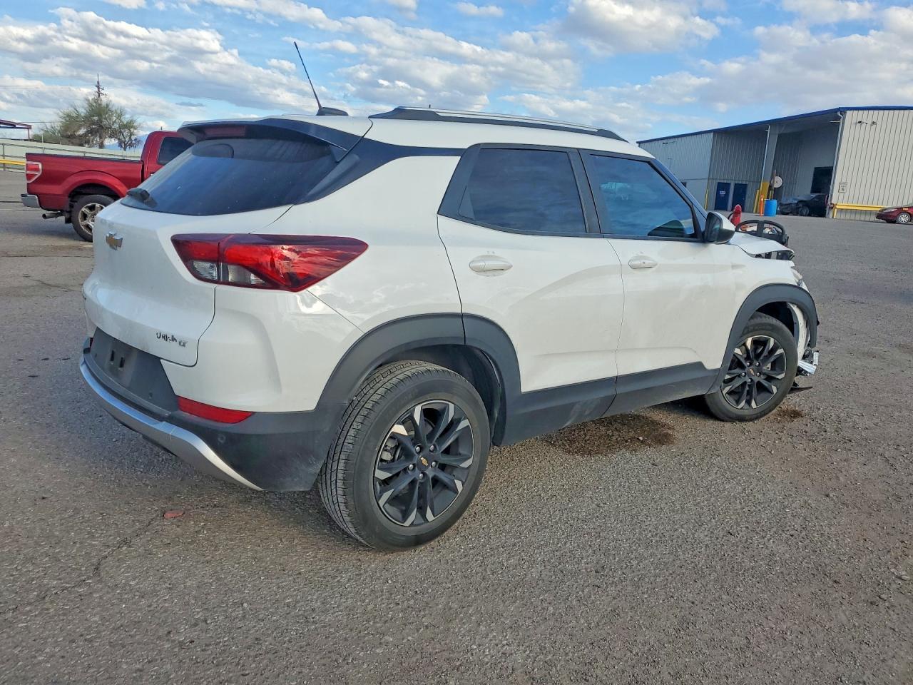 2022 Chevrolet Trailblazer Lt - Image 3