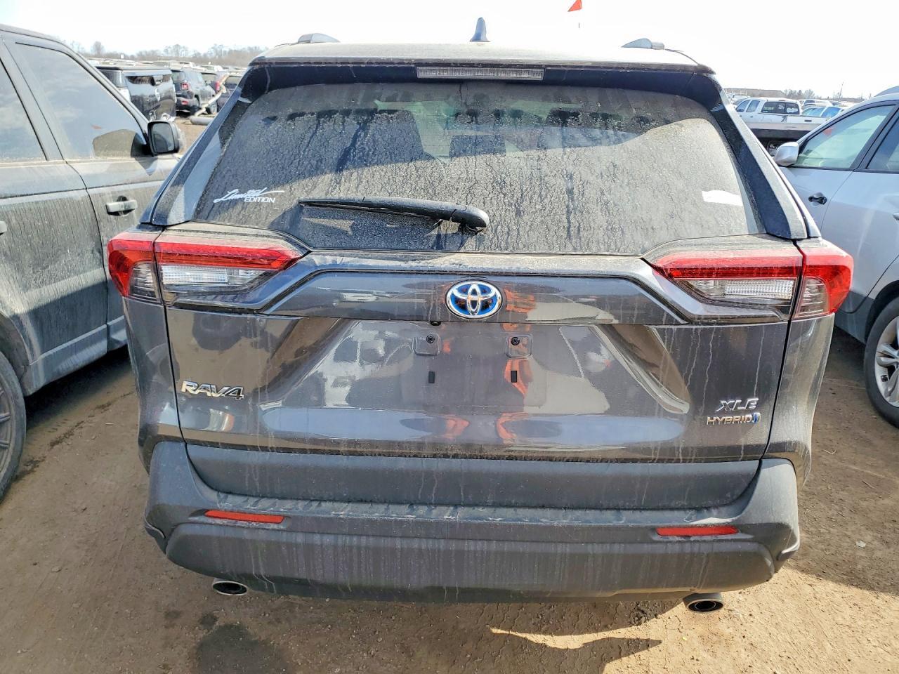 2022 Toyota Rav4 Hybrid Xle - Image 6