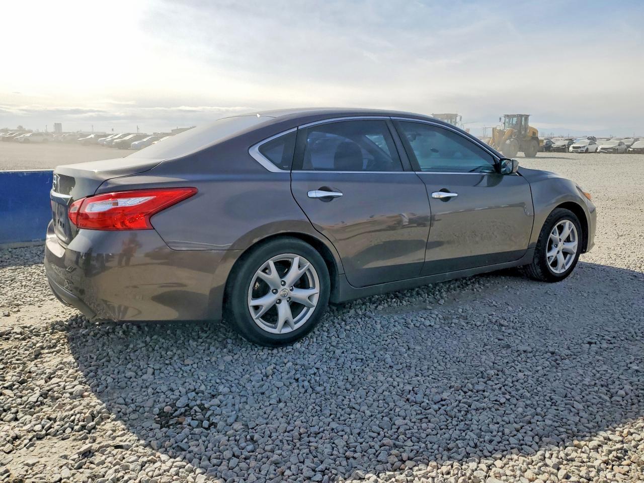 2017 Nissan Altima 2.5 - Фото 3