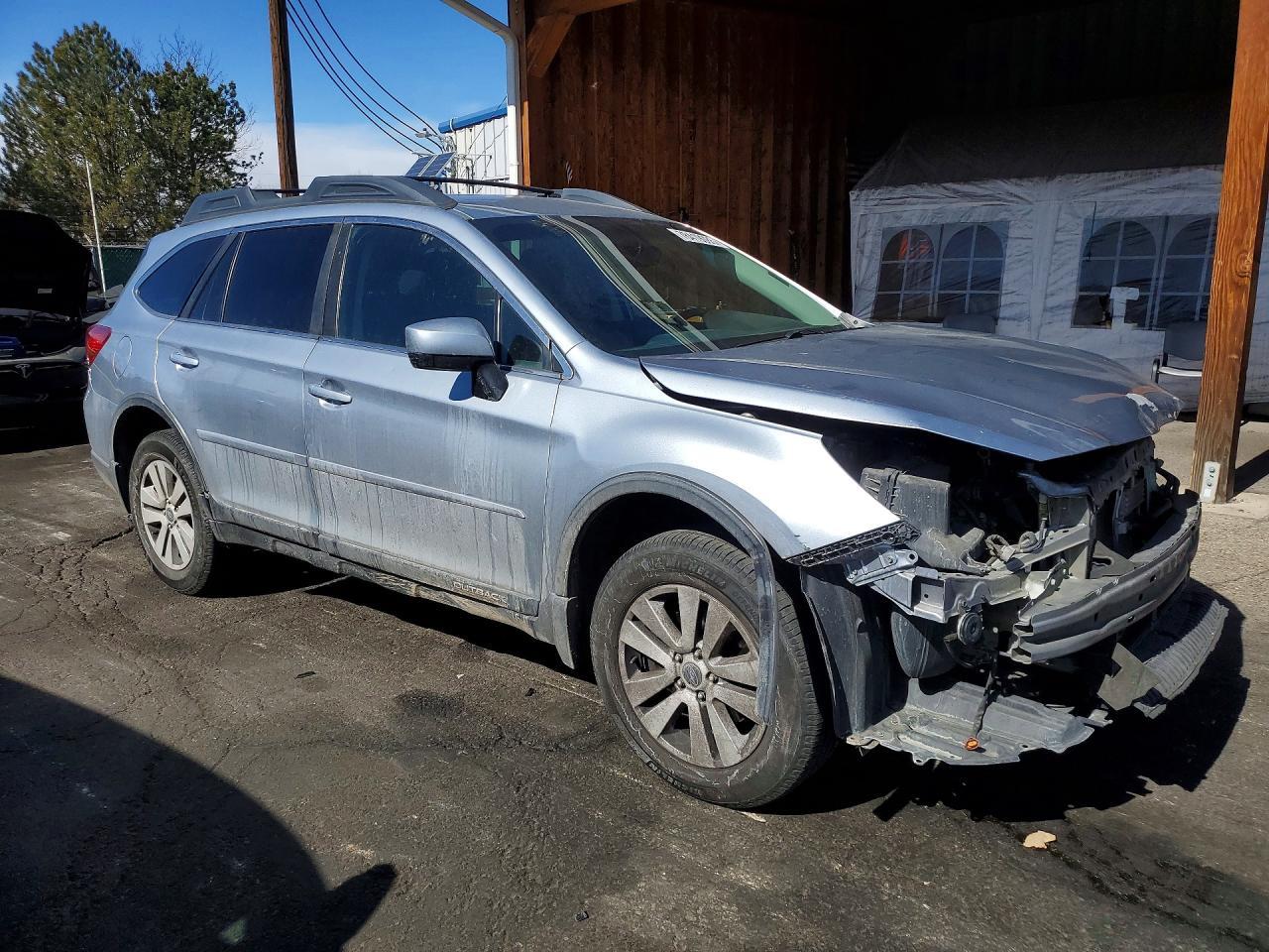 2017 Subaru Outback 2.5I Premium - Image 4