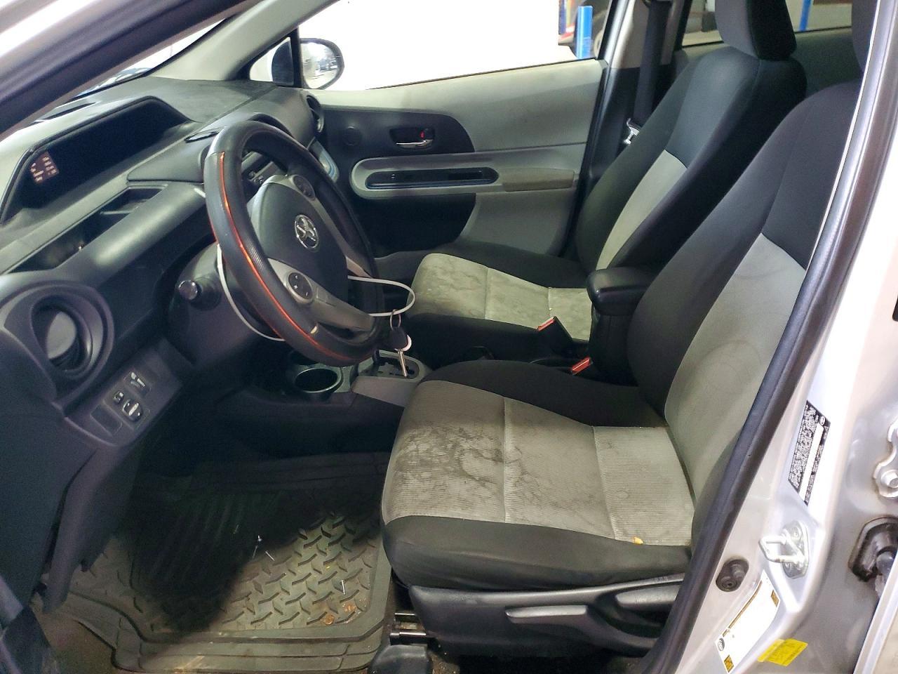 2013 Toyota Prius C - Image 7