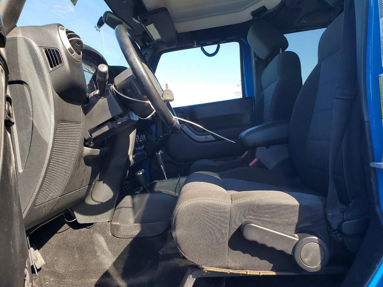 2011 Jeep Wrangler Unlimited Sport - Image 7